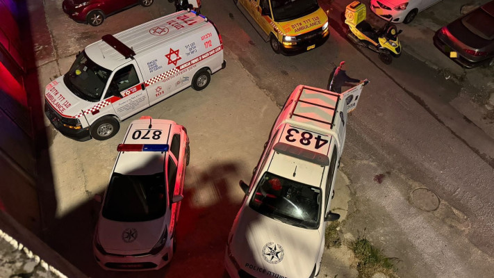 זירת הרצח בבית בנצרת (צילום: צילום מבצעי מד''א)