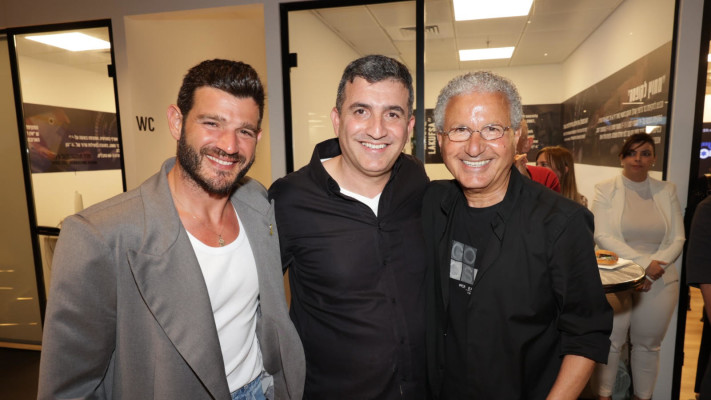 משה אדרי, אבי אדרי ומאור שוויצר (צילום: רפי דלויה)