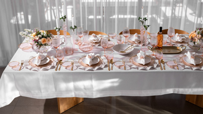 שולחן חג של FOX HOME