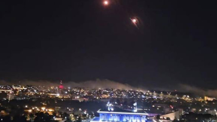 יירוטים מעל הכנסת