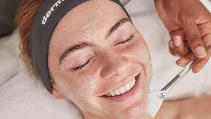 טיפול פנים של דרמלוג'יקה