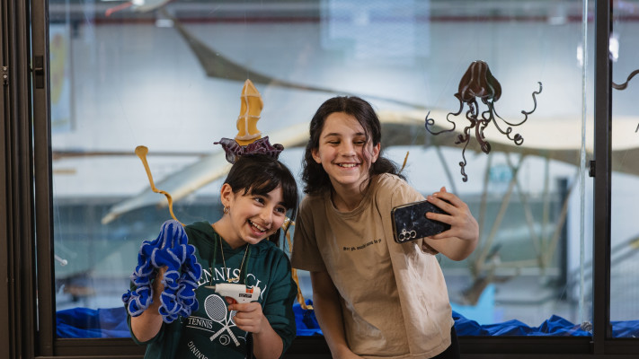 סדנת 'דביקון -ים' במוזיאון המדע ע''ש בלומפילד ירושלים