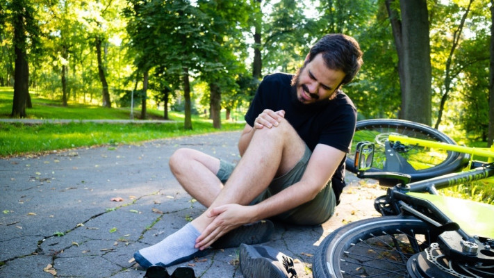 מה עושים במקרה של תאונה עם אופניים חשמליים? (צילום: Shutterstock)