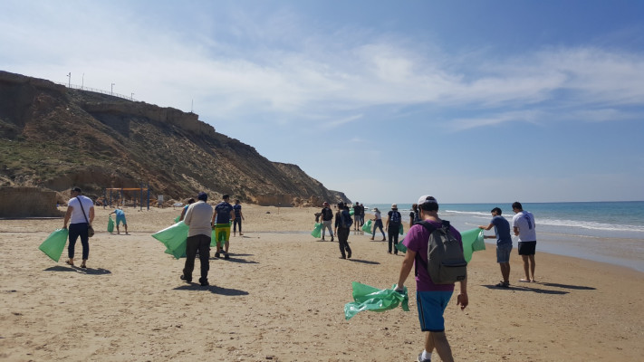 פעילות ניקוי חופים
