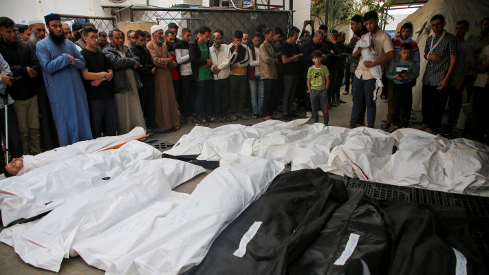 הרוגים בעזה, הלוויה ברפיח (צילום: REUTERS/Hatem Khaled)