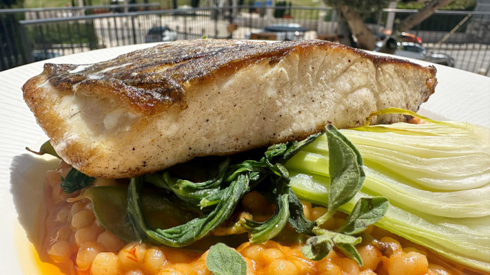 פתיתים ודניס של מסעדת טאפה בחיפה