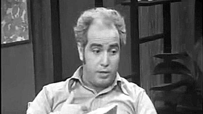 טוביה צפיר בתפקיד ארצ'י באנקר