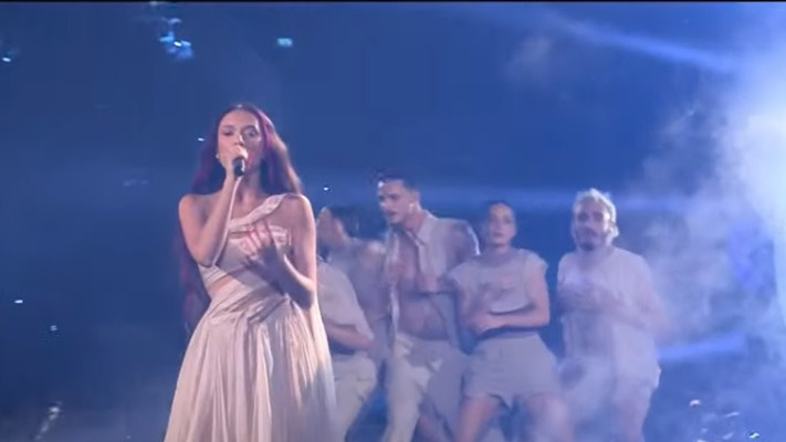 עדן גולן בחצי גמר האירוויזיון (צילום: באדיבות כאן, תאגיד השידור הישראלי ואיגוד השידור האירופי (EBU))