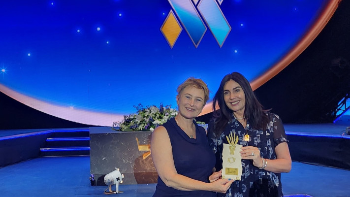 תדליק משואה. מירי רגב ואיריס חיים, שבנה החטוף נהרג על ידי ירי שוגג של חיילים בעזה