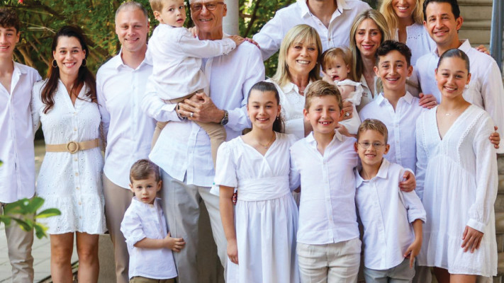 מיקי ברקוביץ' ומשפחתו