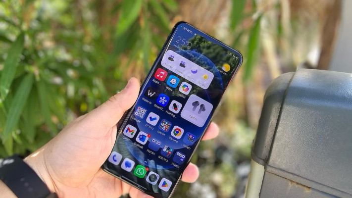 צג מוצלח, אבל דרוש שיפור בחיישן התאורה