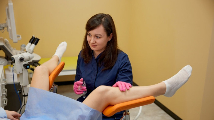 בדיקה גינקולוגית. חלקן נבוכות ולא מתייצבות