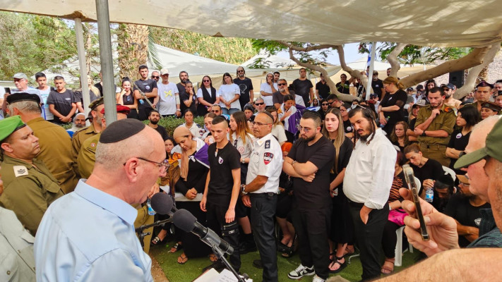 סמ''ר נחמן מאיר חיים וקנין הובא למנוחות