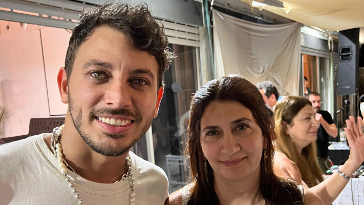 לירן דנינו הגיע לשיר בהתנדבות