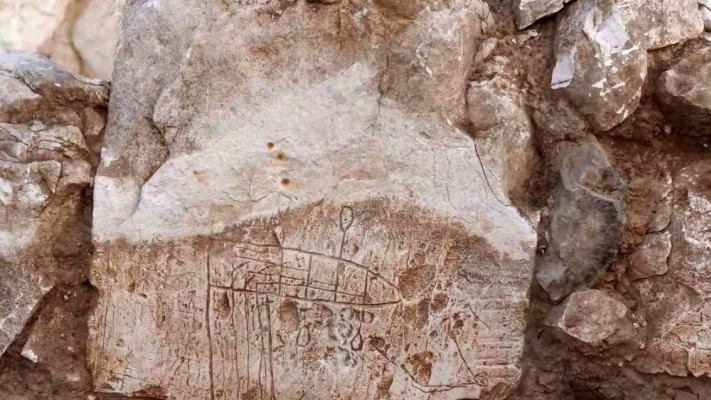 דגם ספינה שהתגלה בחפירת רהט