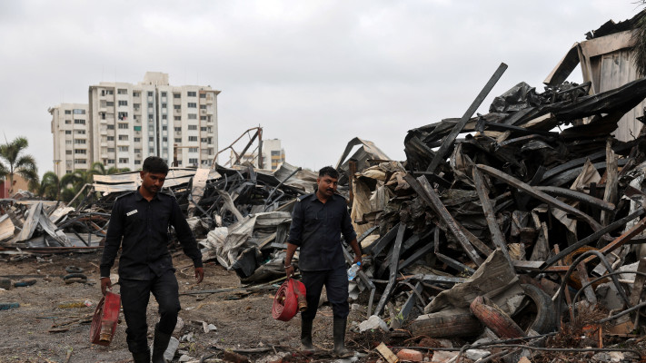 שריפה בפארק שעשועים בהודו