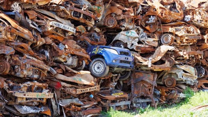 המכוניות השרופות