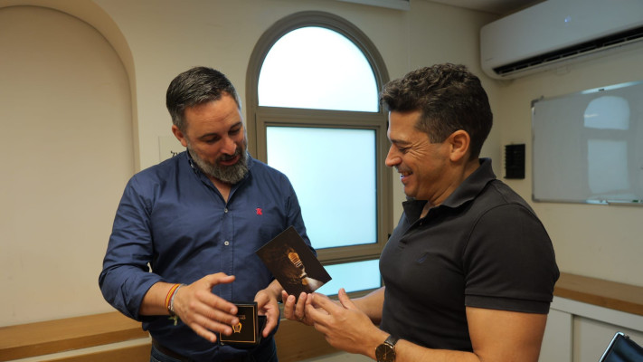 עמיחי שיקלי וסנטיאגו אבסקל