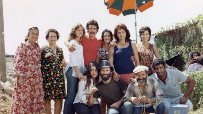 קאסט צ'ארלי וחצי