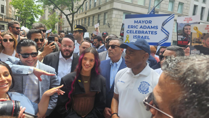 עדן גולן בצעדה למען ישראל בניו יורק (צילום: ג'וש ארונסון)