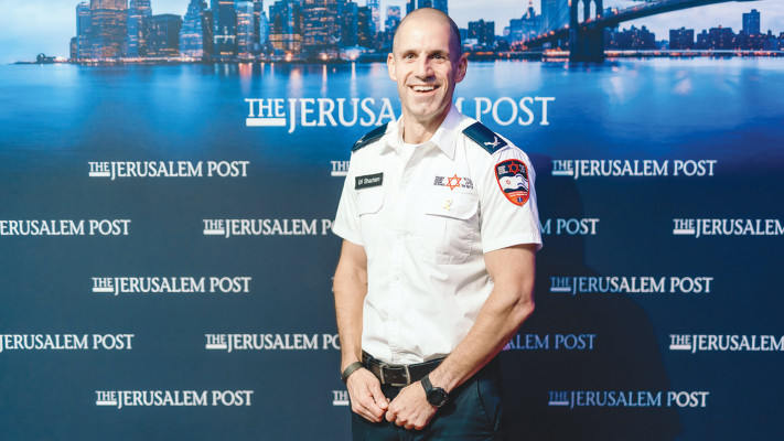 אורי שחם ראש לשכת מנכ''ל ומנהל מחלקת צלב אדום, מגן דוד אדום (צילום:  מרק ישראל סלם, גיא סידי)