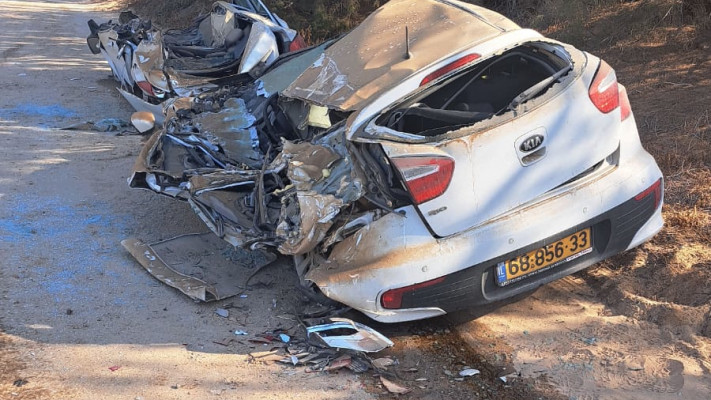 המכוניות של החיילים לאחר שטנק צה''ל עלה עליהן