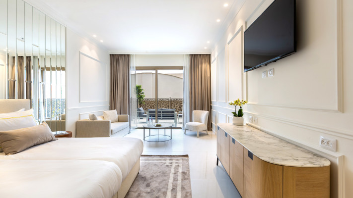 מלון דיהוטל במתחם דיסיטי במעלה אדומים