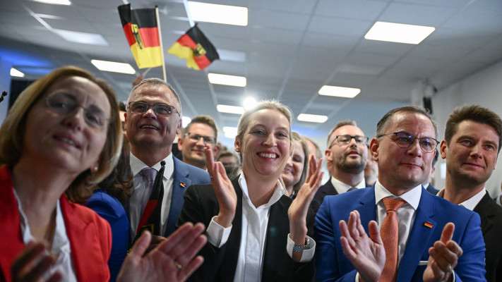 מפלגת הימין הקיצוני ''אלטרנטיבה לגרמניה'' חוגגת את תוצאות הבחירות (צילום: רויטרס)