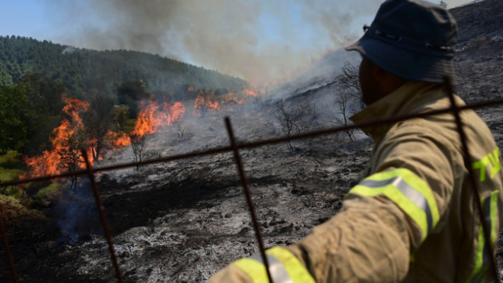 שריפה שפרצה סמוך לצפת בשל נפילת רקטה