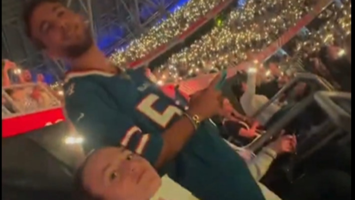 האחים רגב עם תמונת עומר שם טוב