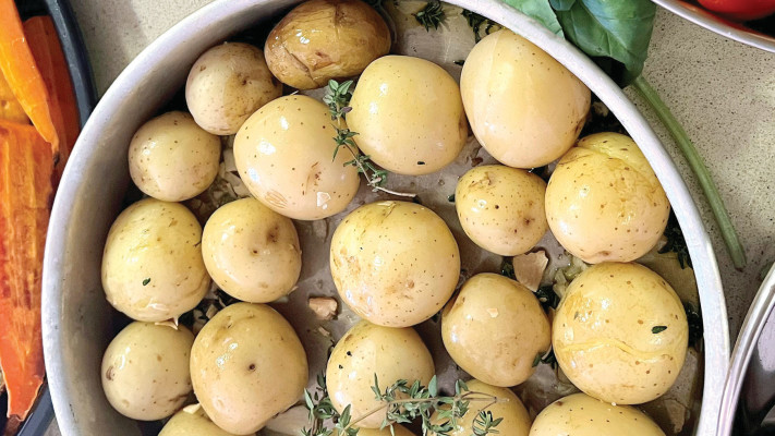 תפוחי אדמה בטימין (צילום: פסקל פרץ-רובין)