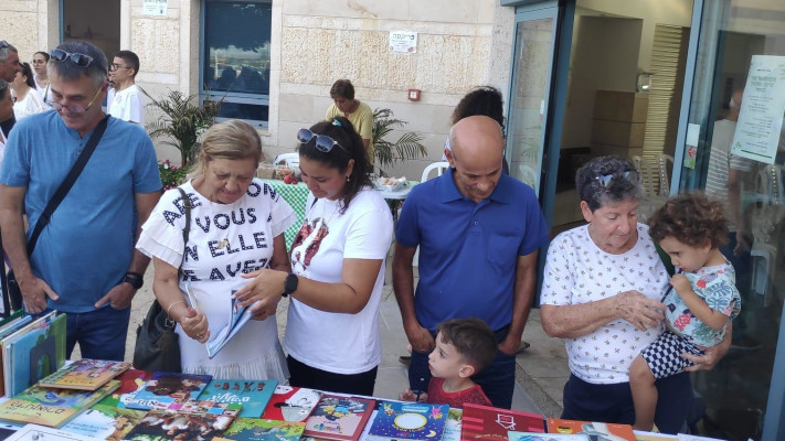 יריד ספרי יד שניה של הרשת החברתית סיפור חוזר