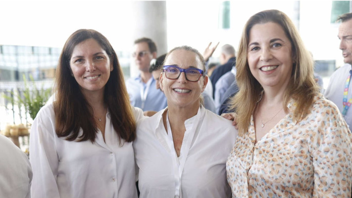 הילה ערן-זיק, דפנה הרלב ושירלי מישאל (צילום: דרור סיתהכל)