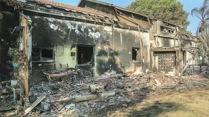 בית שנחרב בטבח בקיבוץ בארי (צילום:  אריק מרמור, פלאש 90)