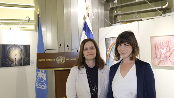 עופרי צור ומירב אילון שחר (צילום: Mission of Israel at the UN in Geneva)