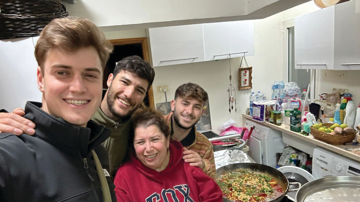 אורה חתן והחיילים