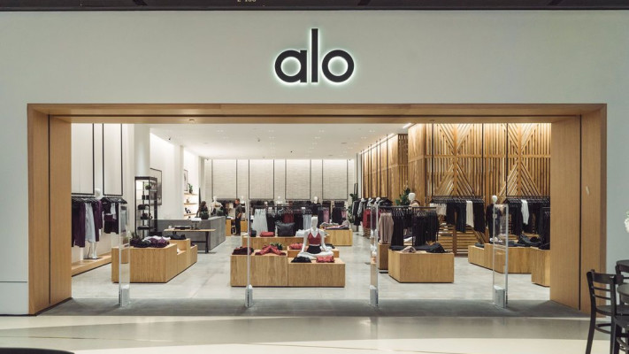 אלו יוגה חנות חדשה בקניון עזריאלי מול הים אילת