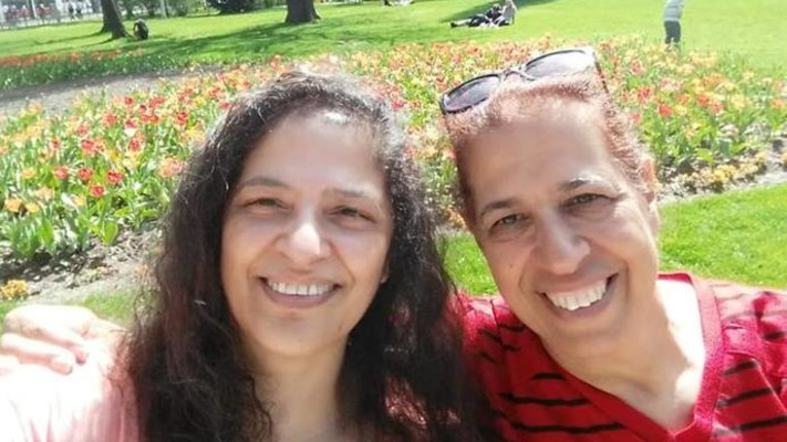 לילי פרג ופרחיה סרוסי