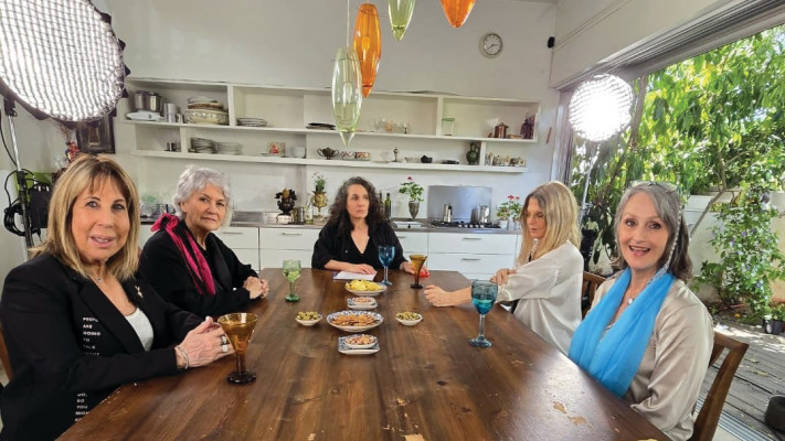 ''צעירות לנצח'' בערוץ דוק