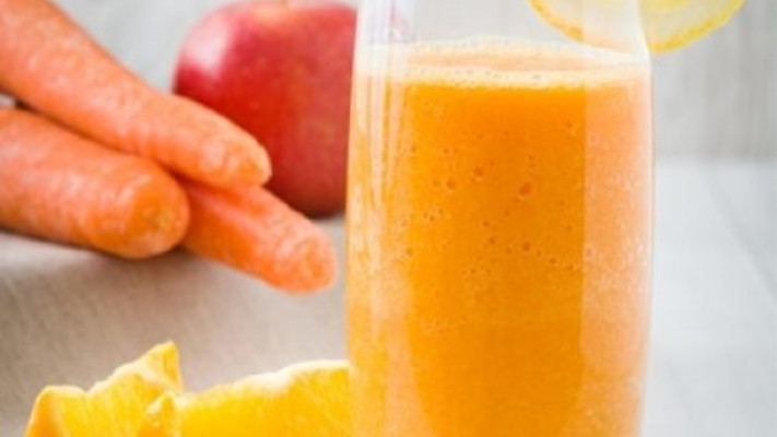 שייק תפוח תפוז באדיבות המותג נינג'ה