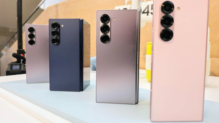 מגיע בשלושה צבעים. Galaxy Z Fold 6