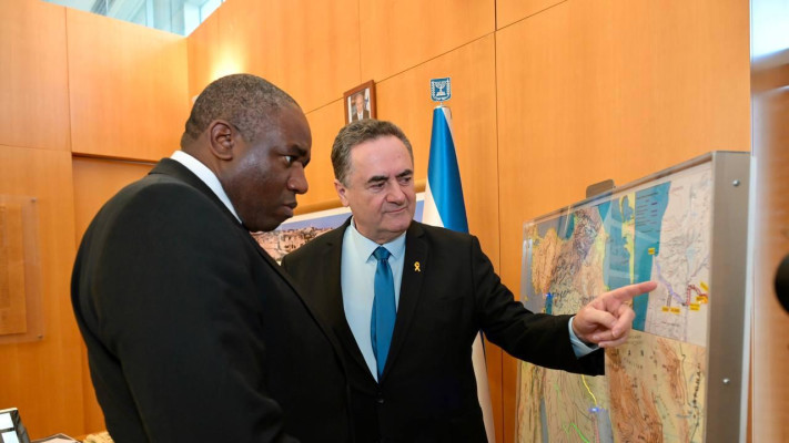 חלון זמן מצומצם - לא רק למלחמה, אלא גם לדיפלומטיה. ישראל כ''ץ ודיוויד לאמי