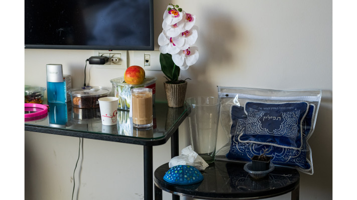 ''צריכים את הפינה הקבועה שלהם'', מתוך התערוכה