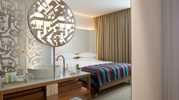 המלון ברחוב מנדלי