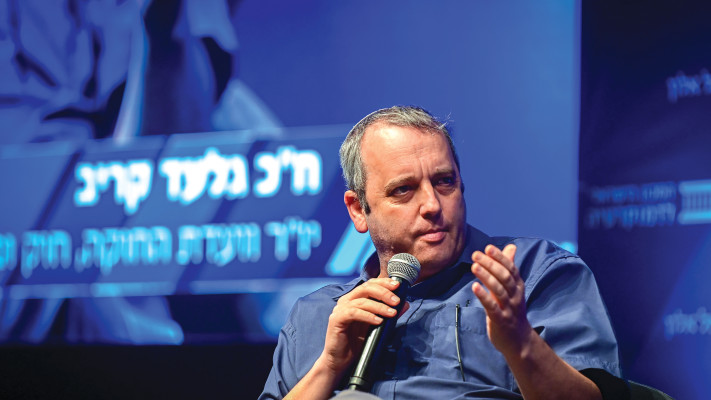 גלעד קריב (צילום: אבשלום ששוני)