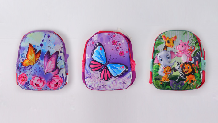 תיקי גן מעוצבים עם אורות נדלקים. החל מ-20.90 שקלים