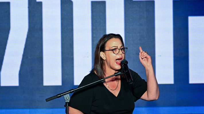 גלית דיסטל אטבריאן (צילום: אריה לייב אברמס)