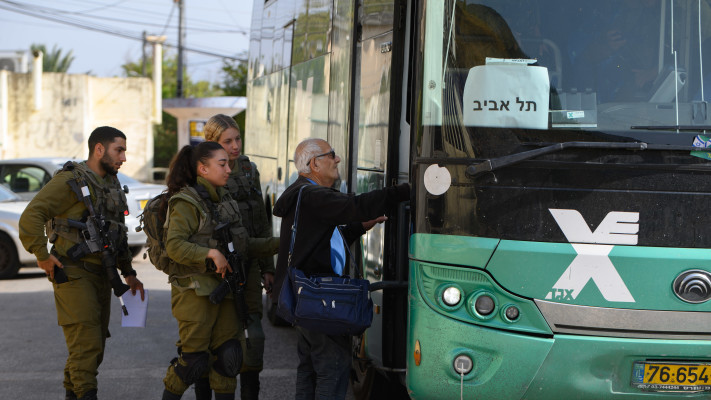 מפונים קריית שמונה (צילום: אייל מרגולין פלאש 90)