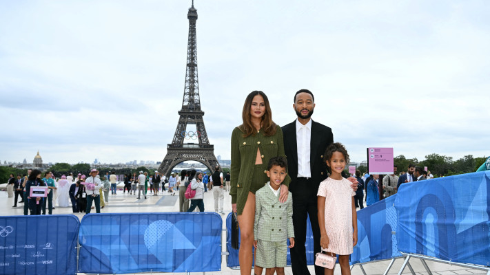 ג׳ון לג׳נד ומשפחתו (צילום: JONATHAN NACKSTRAND/AFP via Getty Images)