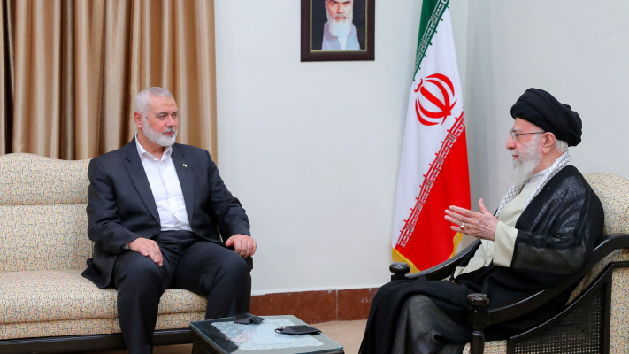 איסמעיל הנייה ועלי חמינאי בטהרן